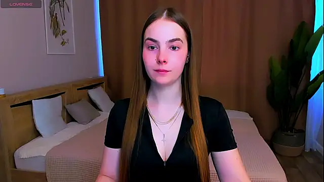 Maddy Wood  online show from March 2026 02:33:02 PM