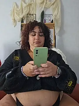 Snapshot of Deesse_luna chatting on May 2026 09:06:01 AM Deesse luna online show from May 2026 09:06:01 AM