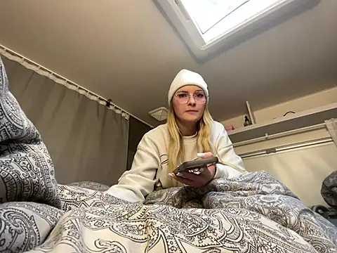 Snapshot of melanieTesss chatting on February 2026 04:14:02 PM melanieTesss online show from February 2026 04:14:02 PM