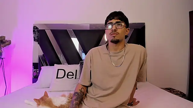 Mia Iron online show from April 2026 12:13:01 PM