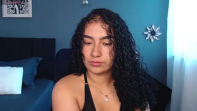 Sofia-bloom online show from February 2026 01:43:01 PM