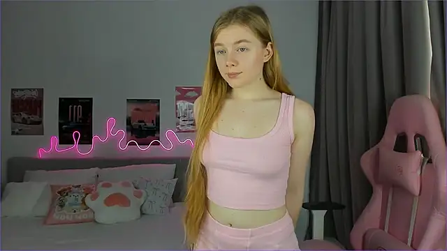 EvaRaee online show from March 2026 08:19:01 AM