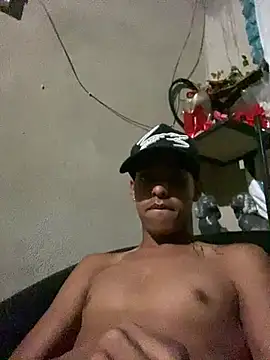 Snapshot of Alee_2005 chatting on February 2026 06:35:01 AM Alee 2005 online show from February 2026 06:35:01 AM