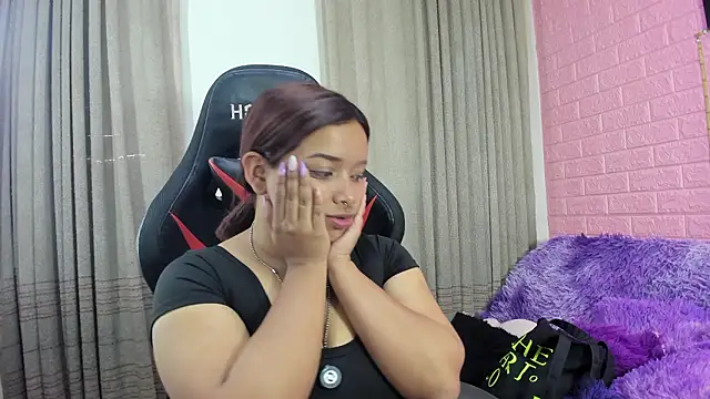 Sienna Lux01 online show from February 2026 05:56:01 PM