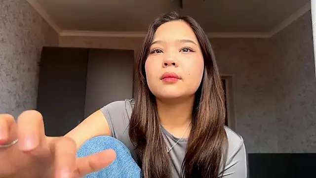 Snapshot of RegenaLandauer chatting on February 2026 07:40:01 AM RegenaLandauer online show from February 2026 07:40:01 AM