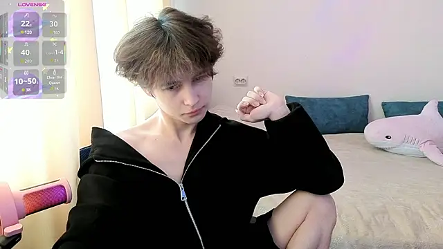 Snapshot of _LukaHayes_ chatting on February 2026 11:00:01 AM LukaHayes online show from February 2026 11:00:01 AM