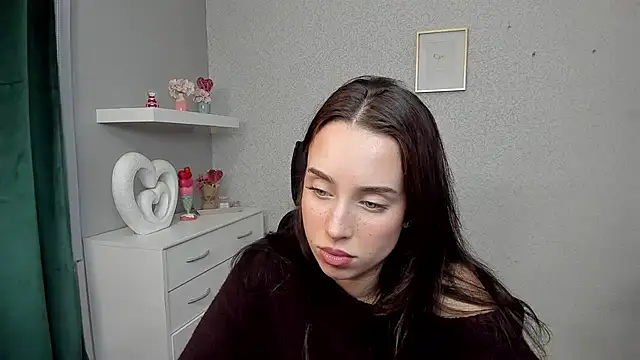 AdeleSolo online show from April 2026 12:38:01 PM