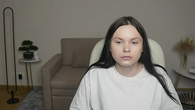 LeilaErcolani online show from February 2026 12:49:01 PM