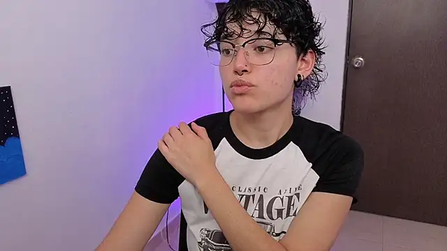 jeroharper  online show from April 2026 08:01:02 PM