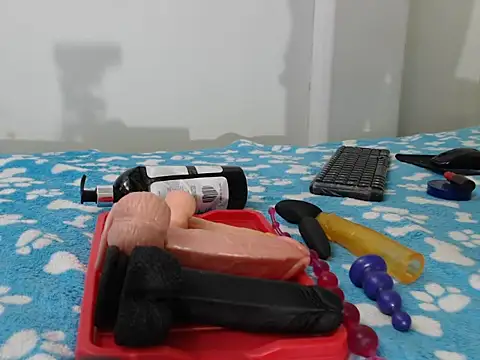 skinnysexy18 online show from June 2026 07:49:01 PM