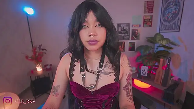 violette clerk1  online show from April 2026 08:28:02 PM