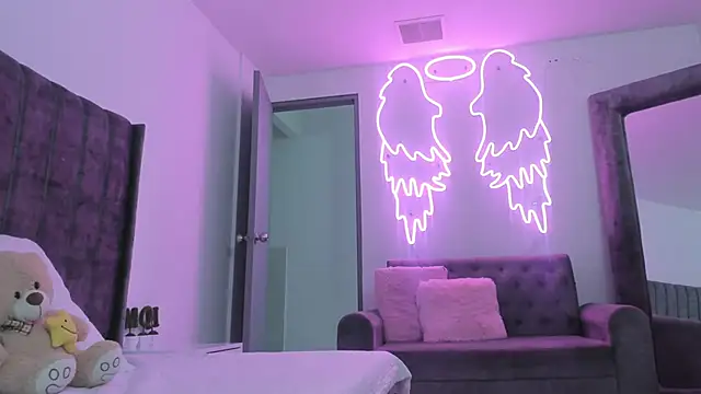 Evelin  thompsson online show from February 2026 04:09:01 AM