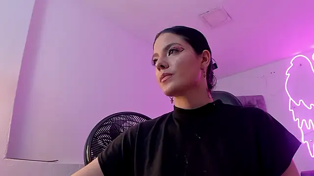 Evelin  thompsson online show from March 2026 03:11:02 AM