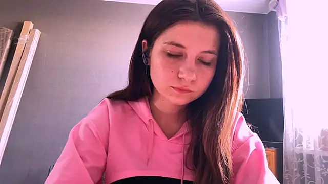 LunnaBliss online show from April 2026 12:10:01 PM