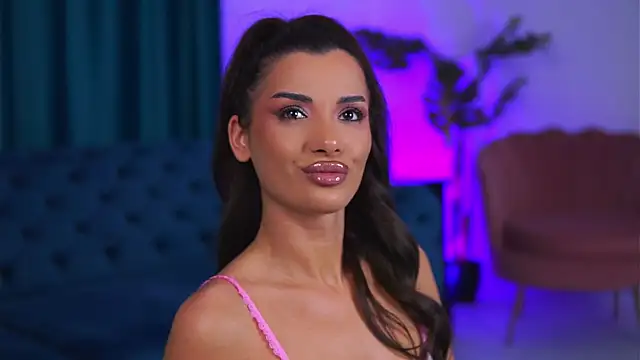 NaughtyChloeee online show from April 2026 06:01:01 PM