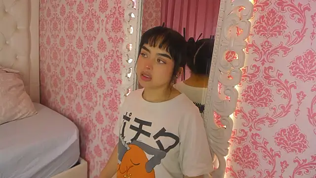 Snapshot of Mai_Rouse chatting on February 2026 12:05:02 PM Mai Rouse online show from February 2026 12:05:02 PM