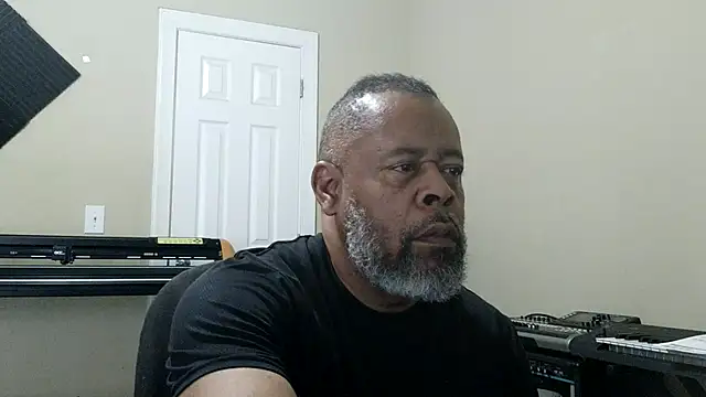 Cleozevo1961 online show from March 2026 06:23:02 PM