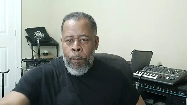 Cleozevo1961 online show from April 2026 03:24:02 PM