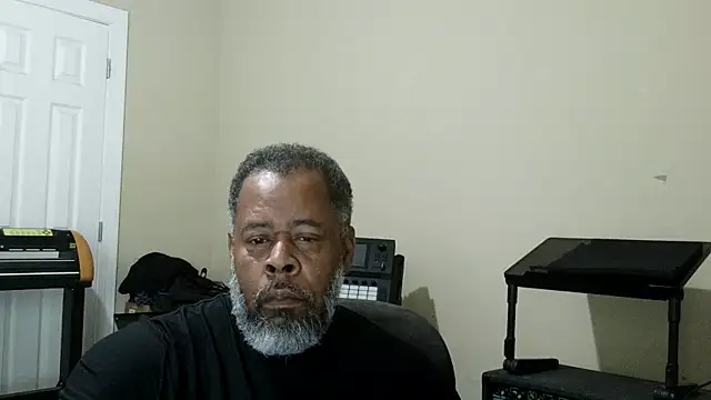 Snapshot of Cleozevo1961 chatting on May 2026 03:06:02 PM Cleozevo1961 online show from May 2026 03:06:02 PM