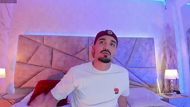 Snapshot of SavageCross1 chatting on February 2026 07:59:01 PM SavageCross1 online show from February 2026 07:59:01 PM