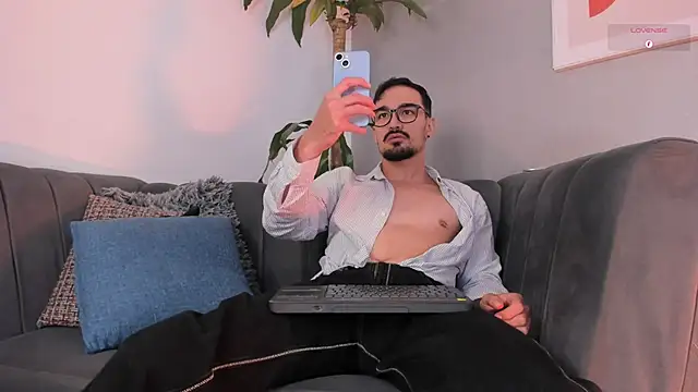 Snapshot of SavageCross1 chatting on February 2026 07:45:01 PM SavageCross1 online show from February 2026 07:45:01 PM