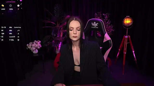 Snapshot of Wild_Alice_me chatting on May 2026 03:27:01 PM Wild Alice me online show from May 2026 03:27:01 PM