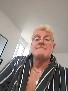 olivbisoumis online show from February 2026 08:10:01 AM