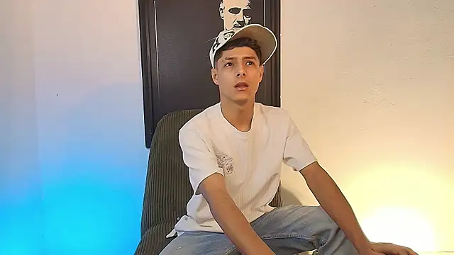 Snapshot of Eliassalvatore_ chatting on May 2026 04:15:02 PM Eliassalvatore online show from May 2026 04:15:02 PM