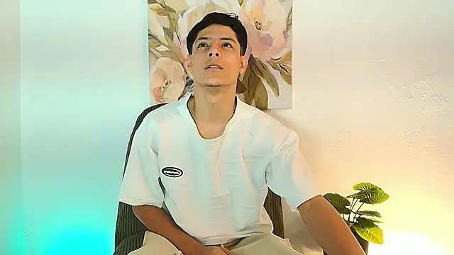 Snapshot of Eliassalvatore_ chatting on May 2026 02:12:01 PM Eliassalvatore online show from May 2026 02:12:01 PM