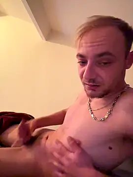 Snapshot of Crevette311 chatting on November 2025 11:15:01 PM Crevette311 online show from November 2025 11:15:01 PM