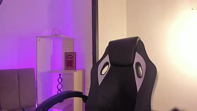 Snapshot of MelLove_ chatting on February 2026 09:25:02 PM MelLove online show from February 2026 09:25:02 PM