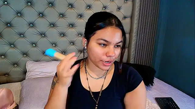 NAOMI cute  online show from April 2026 06:01:01 PM