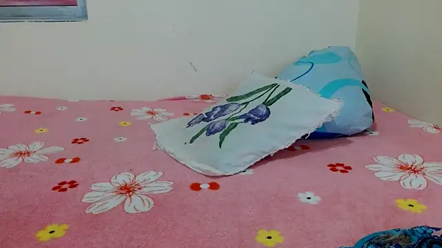 valkahot20 online show from April 2026 07:24:01 AM