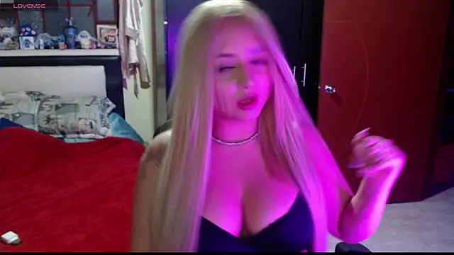 Snapshot of Cammile__Iryna chatting on June 2026 02:35:01 AM Cammile Iryna online show from June 2026 02:35:01 AM