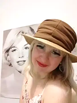 -Nefertiti- online show from May 2026 09:20:02 PM