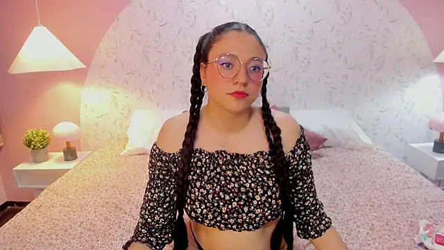 Snapshot of Angelie_Rosebrm chatting on March 2026 12:17:01 AM Angelie Rosebrm online show from March 2026 12:17:01 AM