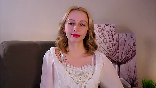 Snapshot of EugeniaEarl chatting on February 2026 01:12:02 PM EugeniaEarl online show from February 2026 01:12:02 PM