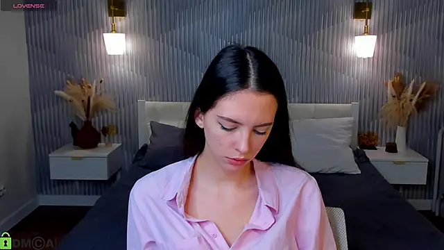 elise robbie online show from April 2026 01:05:02 AM