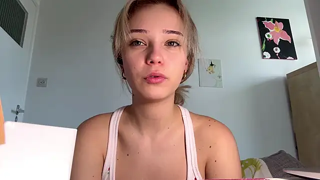 Snapshot of SourMidday chatting on March 2026 08:16:01 AM SourMidday online show from March 2026 08:16:01 AM