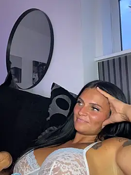 Snapshot of Destinylovex chatting on June 2026 08:04:01 PM Destinylovex online show from June 2026 08:04:01 PM