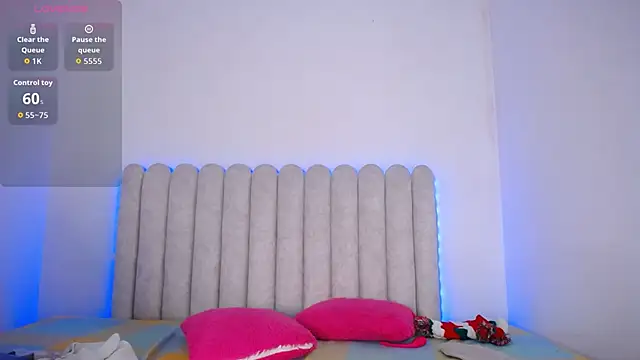 Snapshot of MiaFoox__ chatting on February 2026 10:20:02 PM MiaFoox online show from February 2026 10:20:02 PM