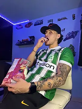 TOMAS CONOR online show from April 2026 03:02:01 AM