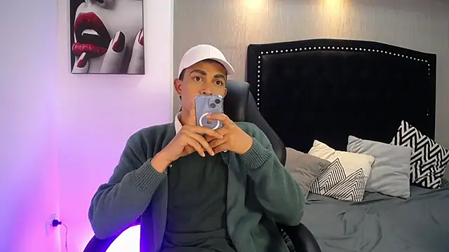 NewYoungHot online show from April 2026 08:14:01 PM