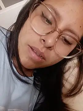 Rosyshadow online show from May 2026 07:37:02 PM