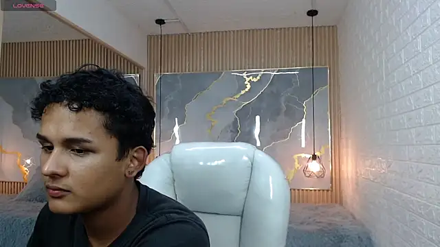 Snapshot of velvet_o chatting on February 2026 02:41:01 AM velvet o online show from February 2026 02:41:01 AM