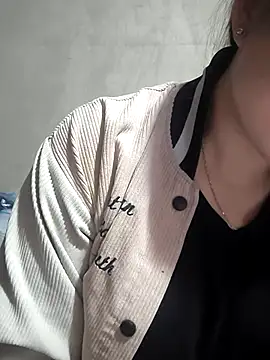 Snapshot of MayEva_ly chatting on February 2026 01:47:02 AM MayEva ly online show from February 2026 01:47:02 AM