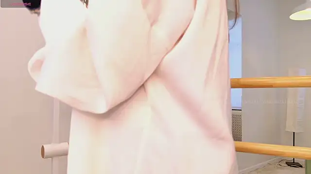 Scarlet Muse  online show from March 2026 09:20:01 AM