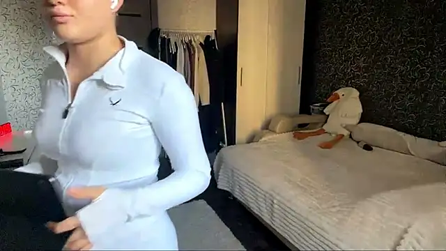 JoycelynUrion online show from March 2026 10:10:01 AM