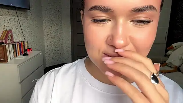 JoycelynUrion online show from April 2026 11:14:02 AM