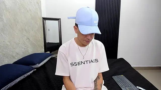 Snapshot of Mick-lollipop chatting on February 2026 07:23:01 PM Mick-lollipop online show from February 2026 07:23:01 PM